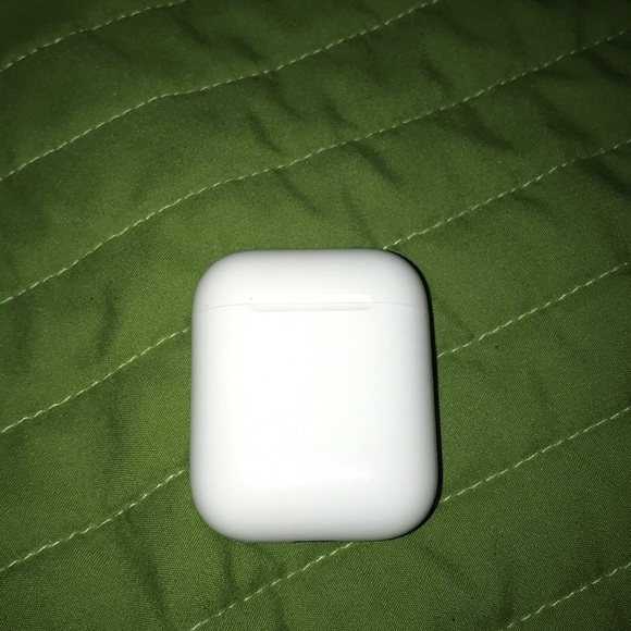 AirPod - Picture 1 of 2